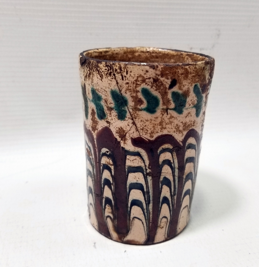 NADİR RENKTE ÜZERİ EBRULU OSMANLI DÖNEMİ KINIK BARDAK