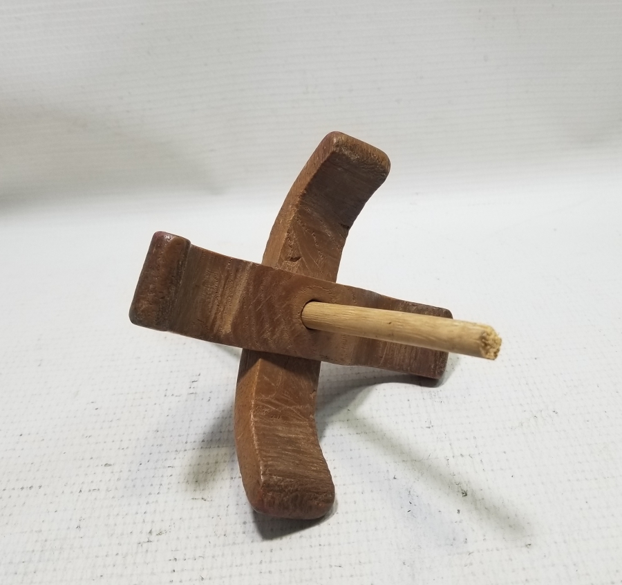 ÜZERİ AY YILDIZ FİGÜRLÜ OSMANLI DÖNEMİ AHŞAP KİRMAN