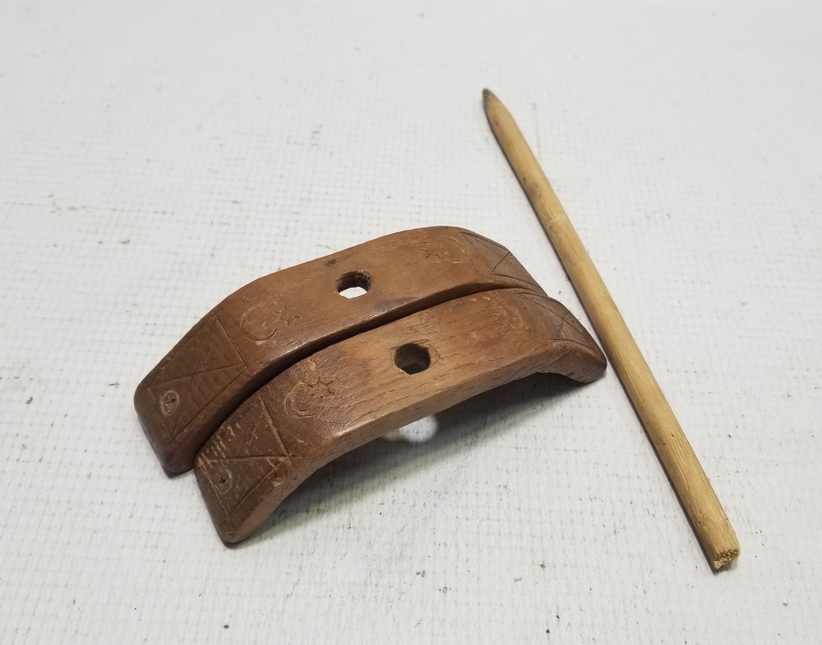 ÜZERİ AY YILDIZ FİGÜRLÜ OSMANLI DÖNEMİ AHŞAP KİRMAN