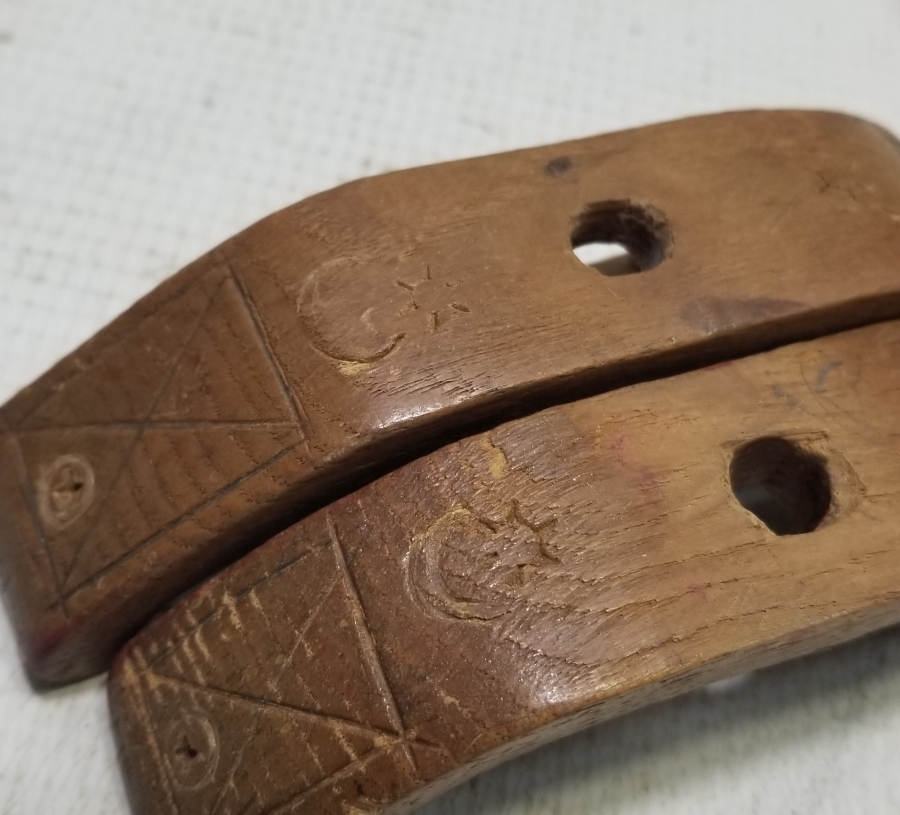 ÜZERİ AY YILDIZ FİGÜRLÜ OSMANLI DÖNEMİ AHŞAP KİRMAN