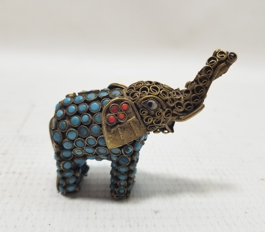 ÜZERİ FİRUZE TAŞLARIYLA SÜSLÜ ANTİKA DEKORATİF FİL