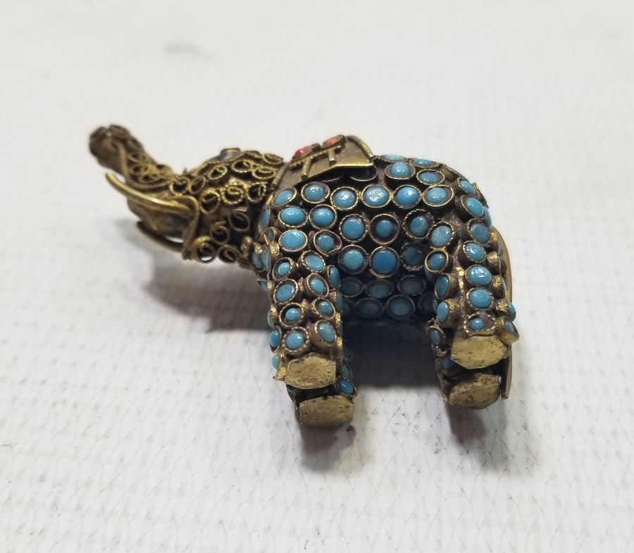 ÜZERİ FİRUZE TAŞLARIYLA SÜSLÜ ANTİKA DEKORATİF FİL