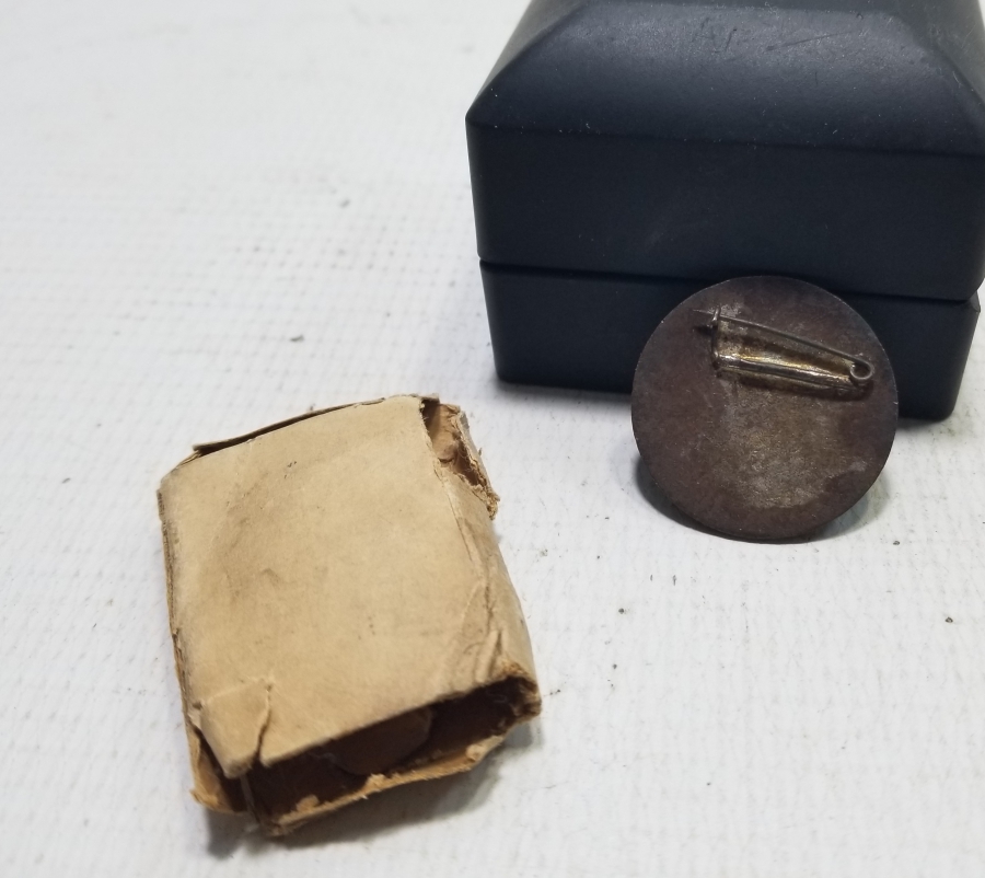 ORJİNAL KUTUSUNDA MİNELİ KORE HARBİ ROZETİ