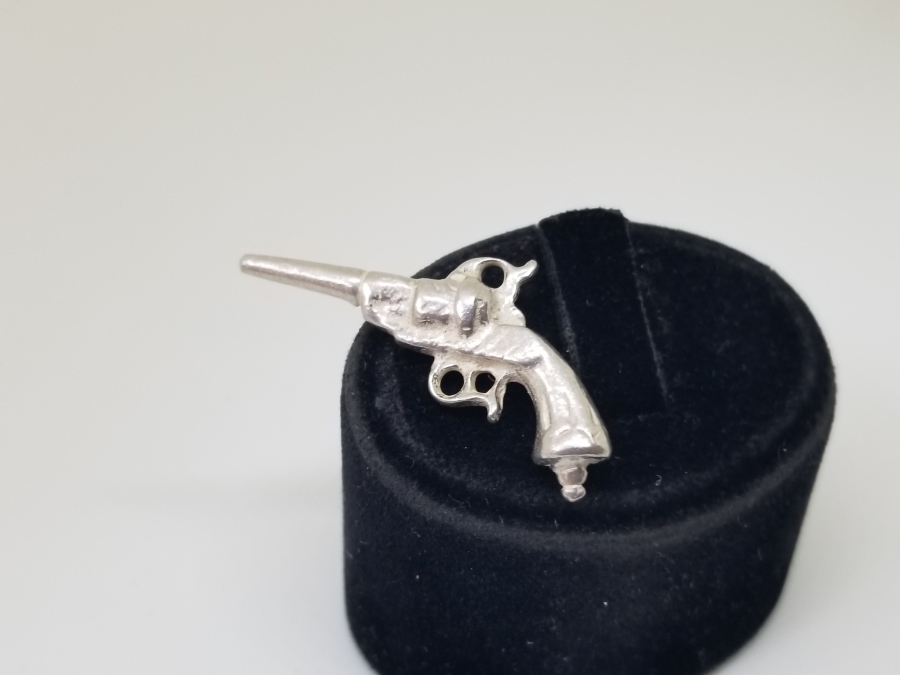 OSMANLI DÖNEMİ PİŞTOV FORMUNDA YAPILMIŞ GÜMÜŞ KÖSTEK SALLAMA PARÇASI