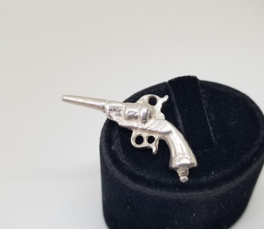 OSMANLI DÖNEMİ PİŞTOV FORMUNDA YAPILMIŞ GÜMÜŞ KÖSTEK SALLAMA PARÇASI