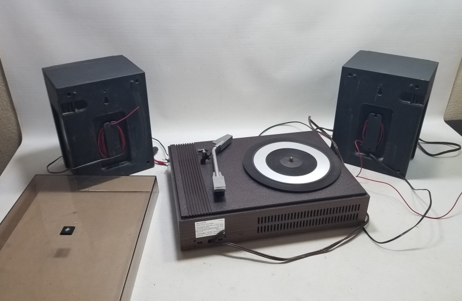 ÇALIŞIR DURUMDA ANTİKA PLAK ÇALAR - PİKAP