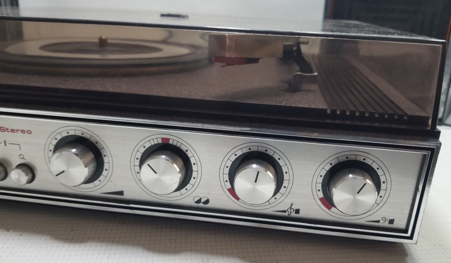 ÇALIŞIR DURUMDA ANTİKA PLAK ÇALAR - PİKAP