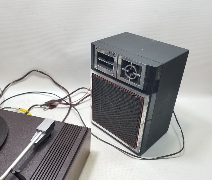 ÇALIŞIR DURUMDA ANTİKA PLAK ÇALAR - PİKAP