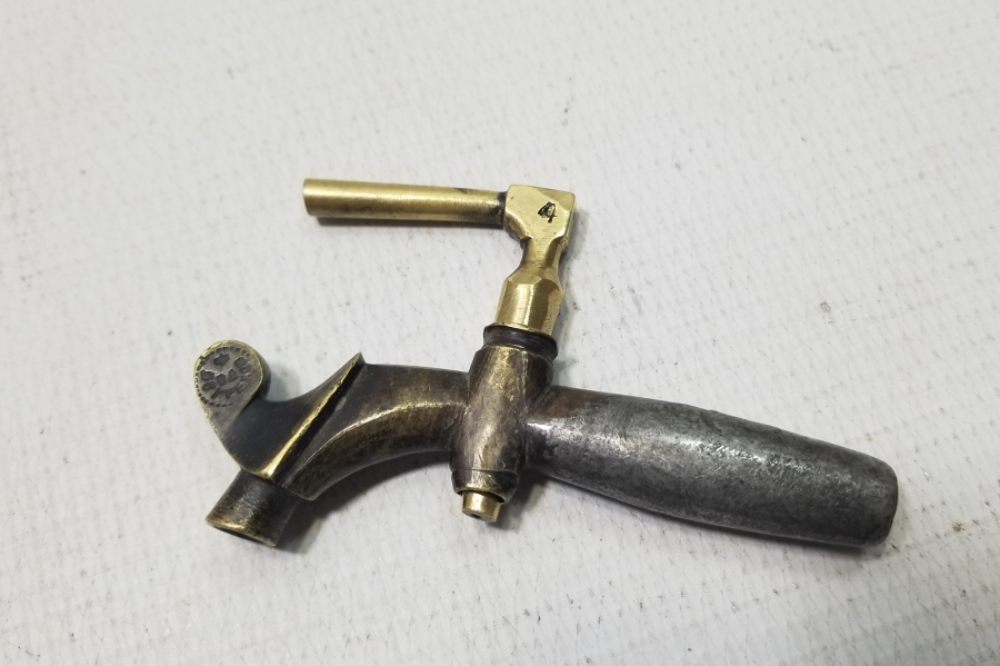 OSMANLI DÖNEMİ HAYVAN BAŞI FORMUNDA RUS SEMAVER KURNASI - ÇEŞMESİ