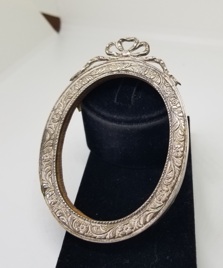 KABARTMA İŞÇİLİKLİ OSMANLI DÖNEMİ GÜMÜŞ FOTOĞRAF ÇERÇEVESİ