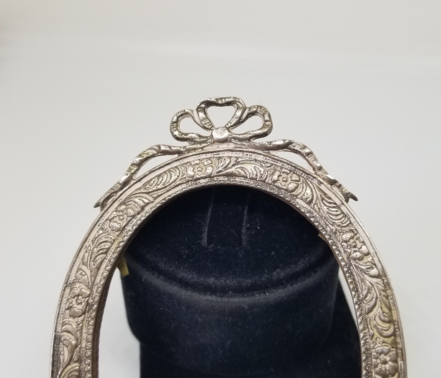 KABARTMA İŞÇİLİKLİ OSMANLI DÖNEMİ GÜMÜŞ FOTOĞRAF ÇERÇEVESİ