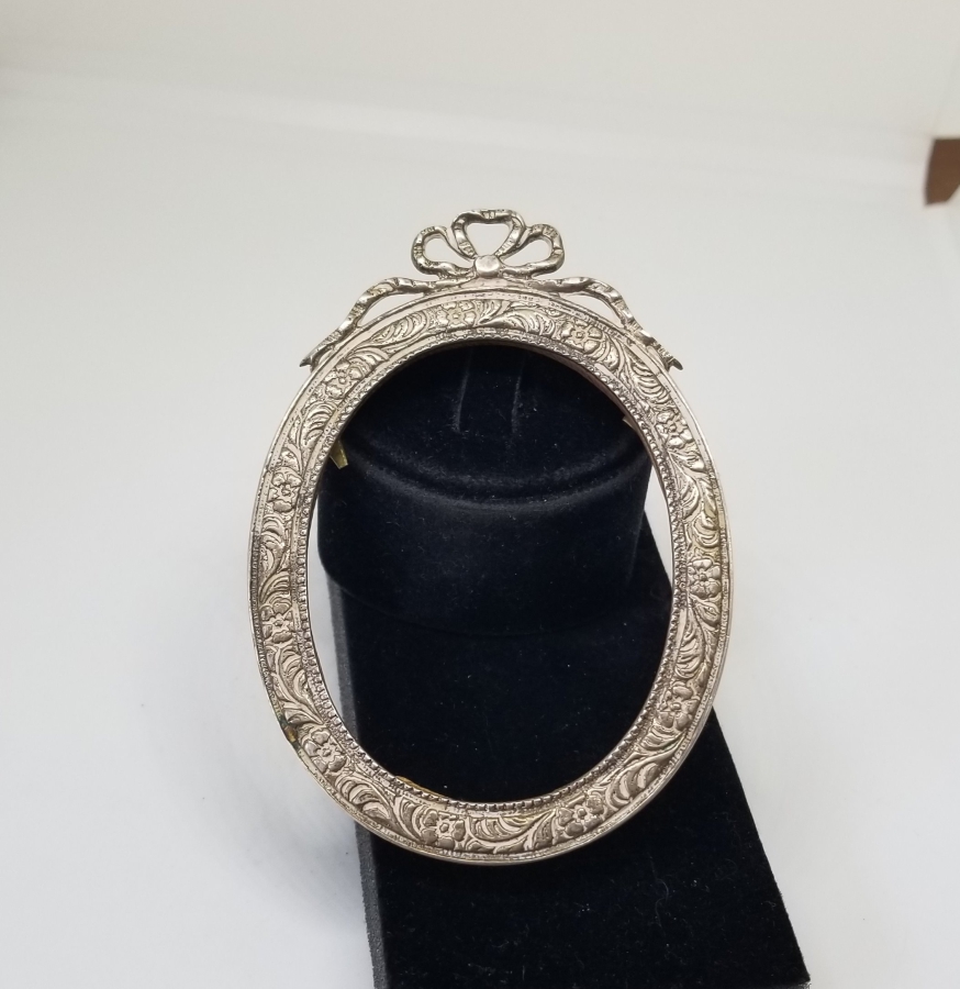 KABARTMA İŞÇİLİKLİ OSMANLI DÖNEMİ GÜMÜŞ FOTOĞRAF ÇERÇEVESİ