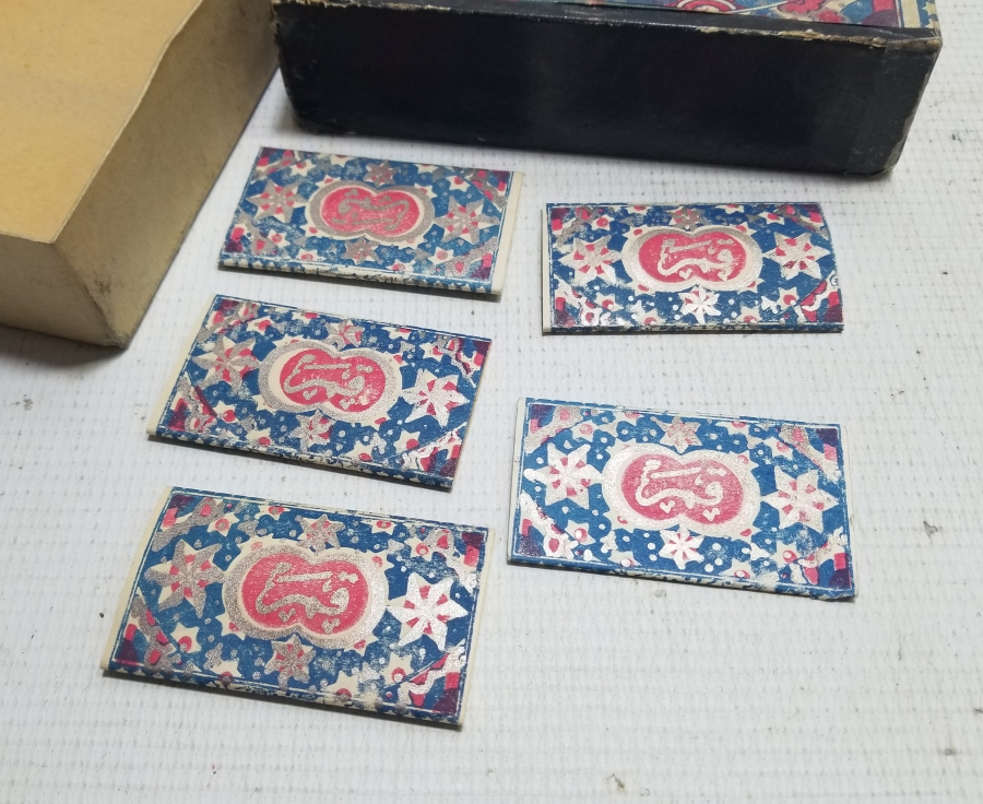 ORİJİNAL KUTUSUNDA ÇOK NADİR SİGARA KAĞITLARI