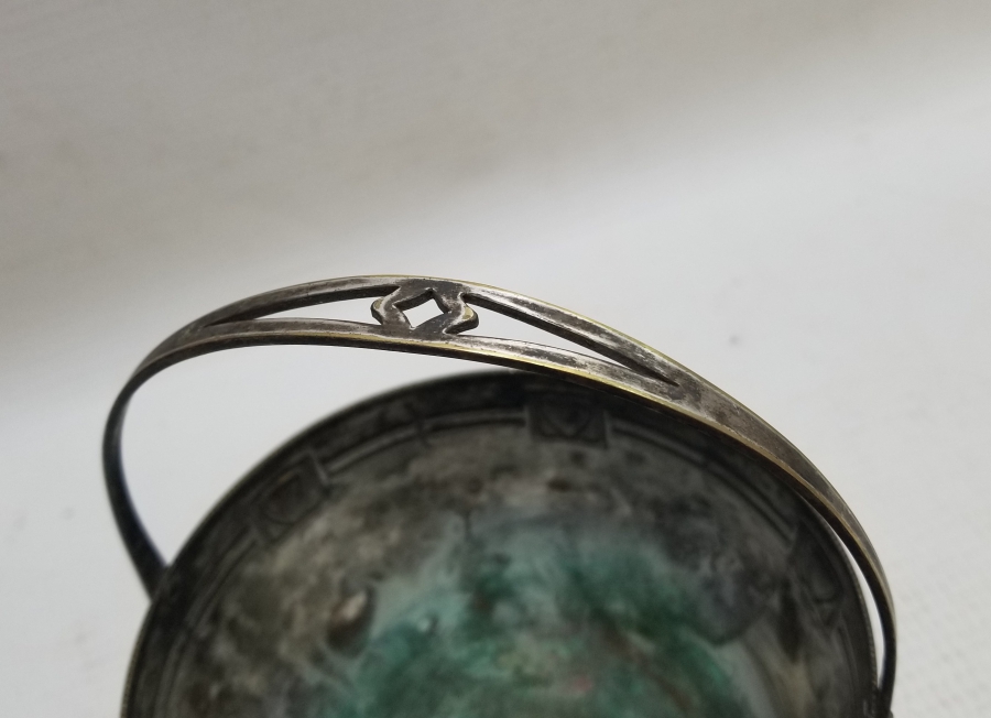 KABARTMA İŞÇİLİKLİ GÜMÜŞ KAPLAMA ANTİKA ŞEKERLİK