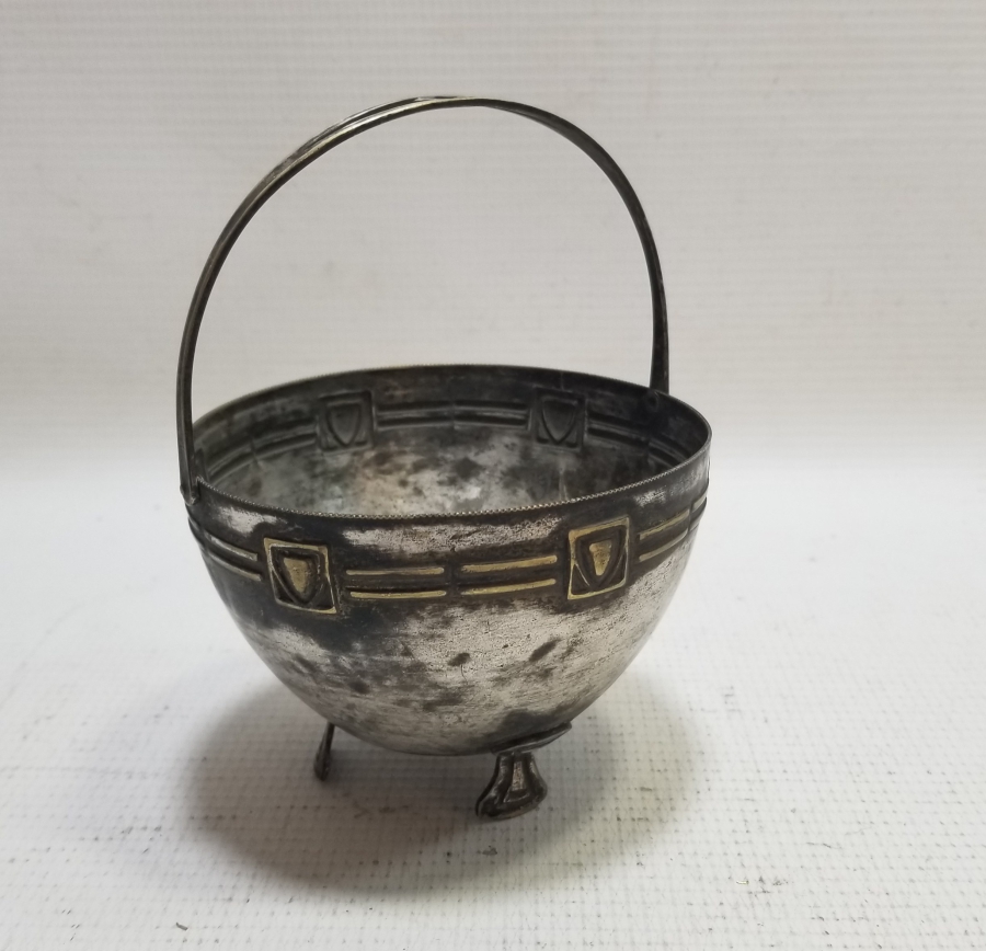 KABARTMA İŞÇİLİKLİ GÜMÜŞ KAPLAMA ANTİKA ŞEKERLİK