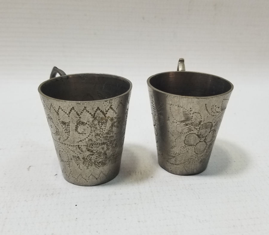 ÇİNTEMANİ İŞÇİLİKLİ İKİ ADET ANTİKA HAC HATIRASI KAHVE FİNCANI