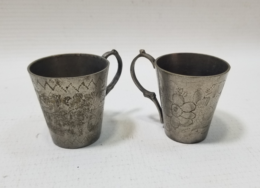 ÇİNTEMANİ İŞÇİLİKLİ İKİ ADET ANTİKA HAC HATIRASI KAHVE FİNCANI