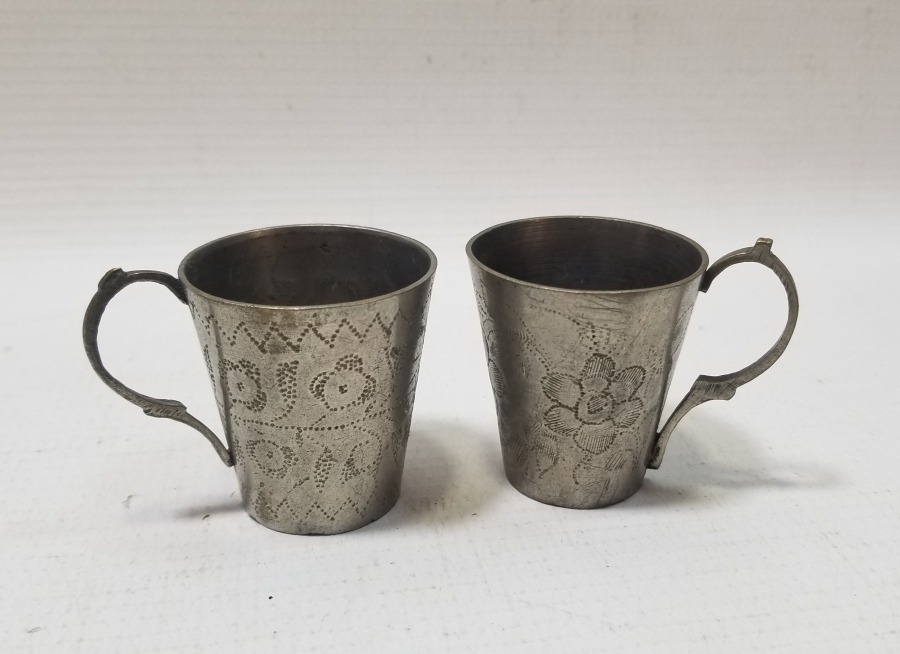 ÇİNTEMANİ İŞÇİLİKLİ İKİ ADET ANTİKA HAC HATIRASI KAHVE FİNCANI