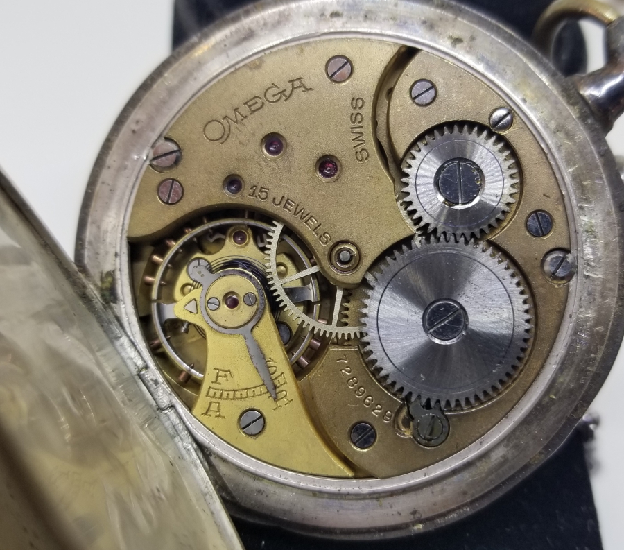 KABARTMA İŞÇİLİKLİ ANTİKA GÜMÜŞ OMEGA CEP SAATİ