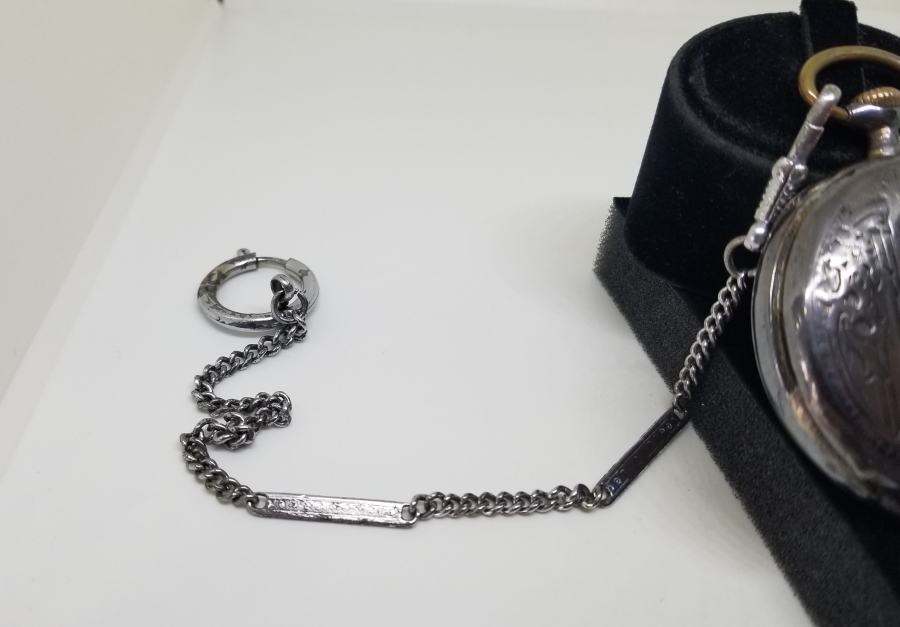 KABARTMA İŞÇİLİKLİ ANTİKA GÜMÜŞ OMEGA CEP SAATİ