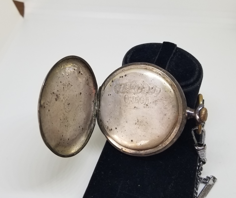 KABARTMA İŞÇİLİKLİ ANTİKA GÜMÜŞ OMEGA CEP SAATİ
