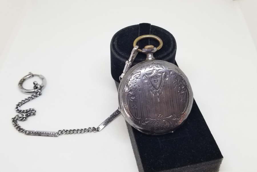 KABARTMA İŞÇİLİKLİ ANTİKA GÜMÜŞ OMEGA CEP SAATİ