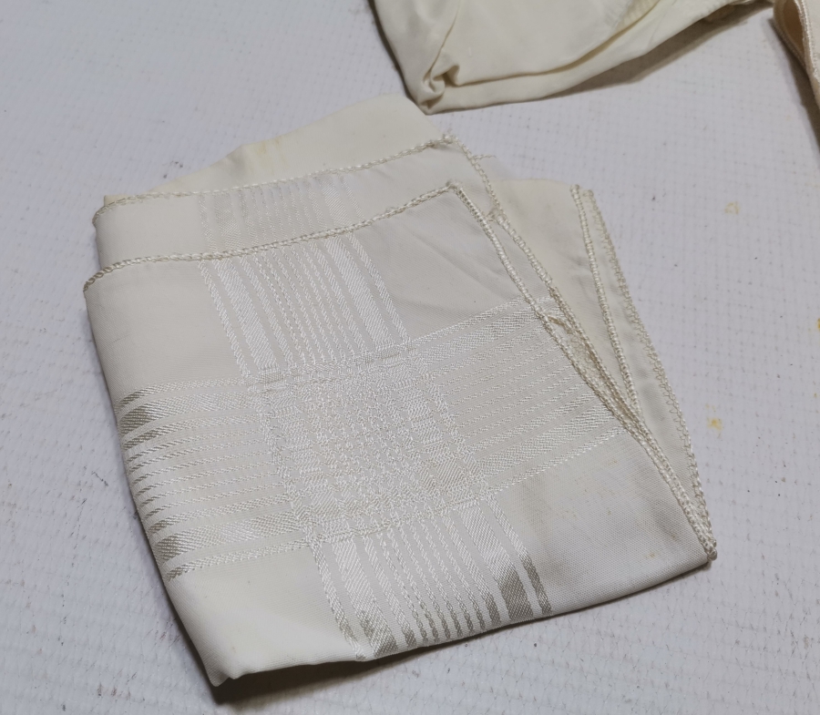 ANTİKA İPEK MENDİL LOTU