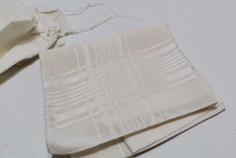 ANTİKA İPEK MENDİL LOTU