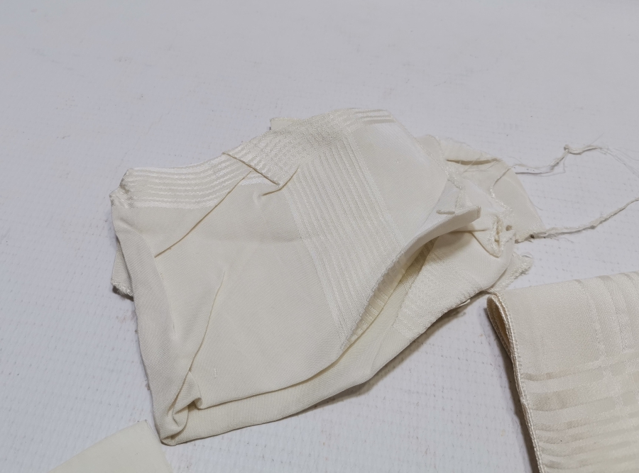 ANTİKA İPEK MENDİL LOTU