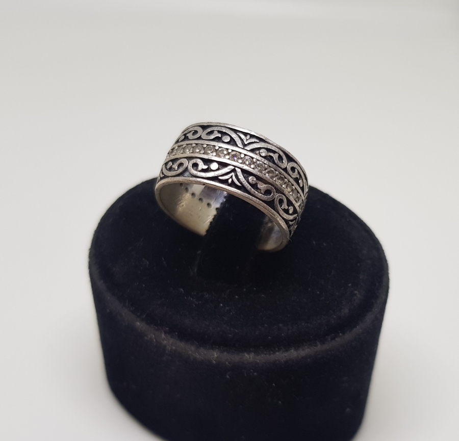 MARGAZİT TAŞLI VE KABARTMA İŞÇİLİKLİ GÜMÜŞ ALYANS YÜZÜK