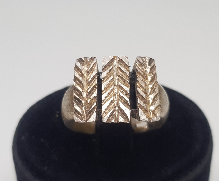 ÜZERİ HAYAT AĞACI MOTİFLİ ÖZEL YAPIM GÜMÜŞ YÜZÜK