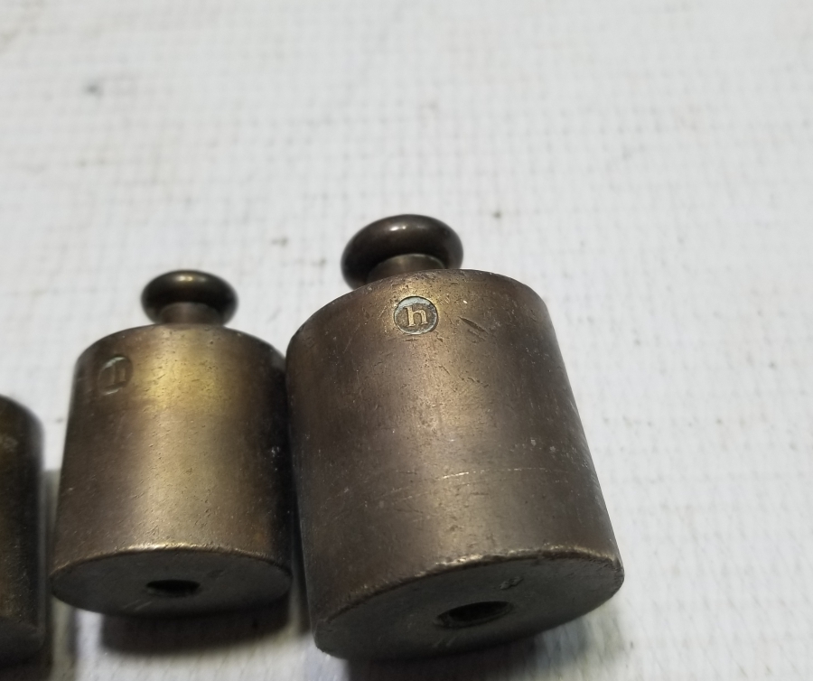 ORİJİNAL AHŞAP KUTUSUNDA ANTİKA DİRHEM LOTU