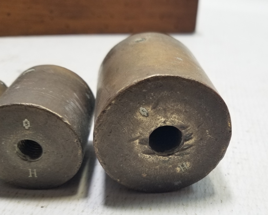 ORİJİNAL AHŞAP KUTUSUNDA ANTİKA DİRHEM LOTU