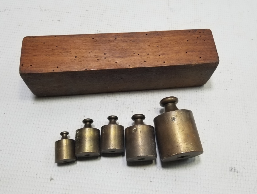 ORİJİNAL AHŞAP KUTUSUNDA ANTİKA DİRHEM LOTU