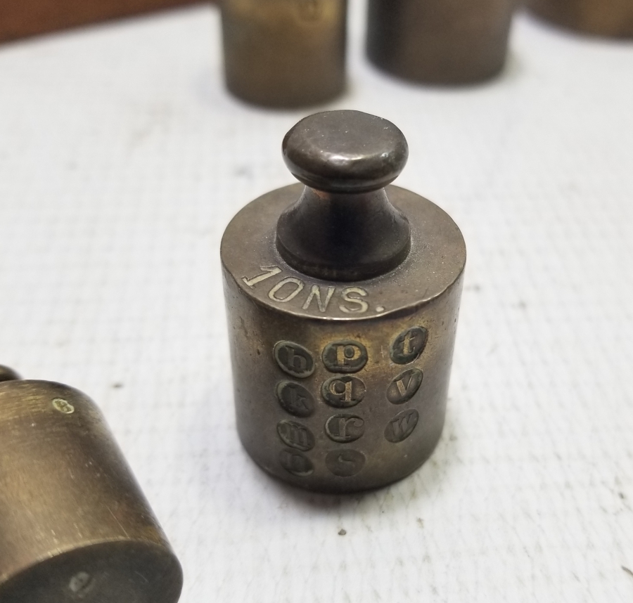 ORİJİNAL AHŞAP KUTUSUNDA ANTİKA DİRHEM LOTU