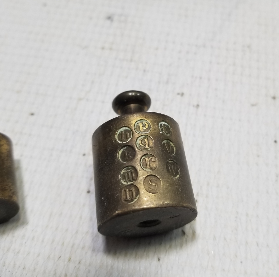 ORİJİNAL AHŞAP KUTUSUNDA ANTİKA DİRHEM LOTU