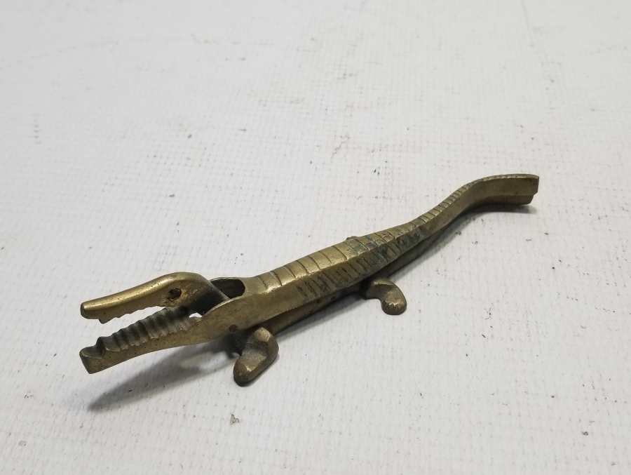 TİMSAH FORMLU ANTİKA PİRİNÇ CEVİZ KIRACAĞI