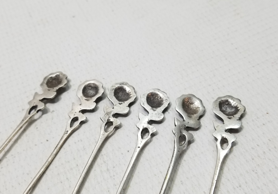 KABARTMA İŞÇİLİKLİ ANTİKA GÜMÜŞ ÇAY KAŞIĞI TAKIMI