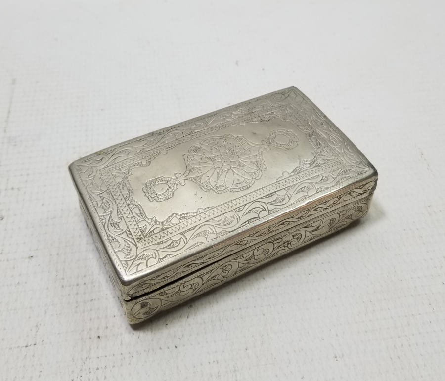 TAMAMI KALEM VE KABARTMA İŞÇİLİKLİ OSMANLI DÖNEMİ TÜTÜN TABAKASI