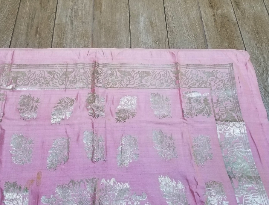 OSMANLI DÖNEMİ HEREKE YAPIMI GÜMÜŞ SIRMA İŞÇİLİKLİ İPEK GELİN BOHÇASI