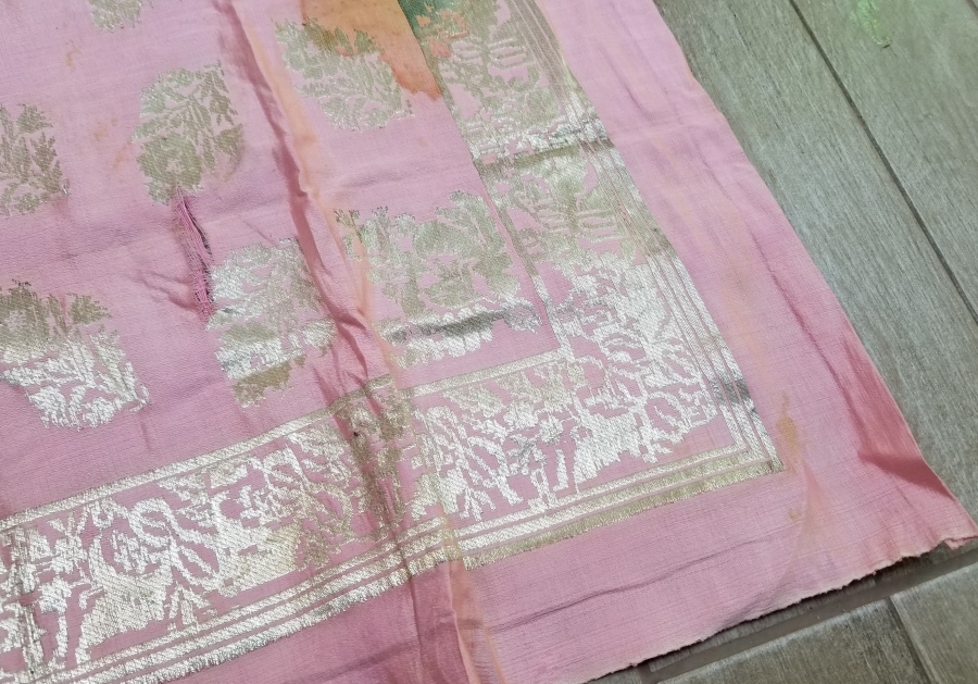 OSMANLI DÖNEMİ HEREKE YAPIMI GÜMÜŞ SIRMA İŞÇİLİKLİ İPEK GELİN BOHÇASI