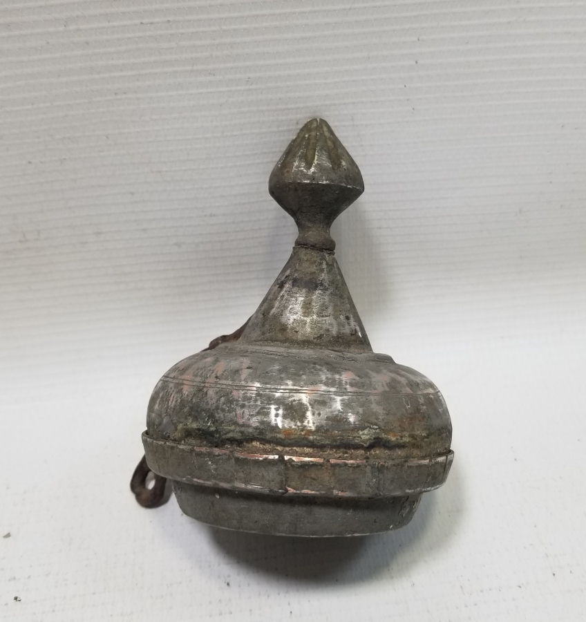 ÜST KISMI KUBBELİ FORMDA OSMANLI DÖNEMİ İBRİK KAPAĞI