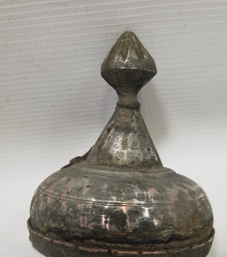 ÜST KISMI KUBBELİ FORMDA OSMANLI DÖNEMİ İBRİK KAPAĞI