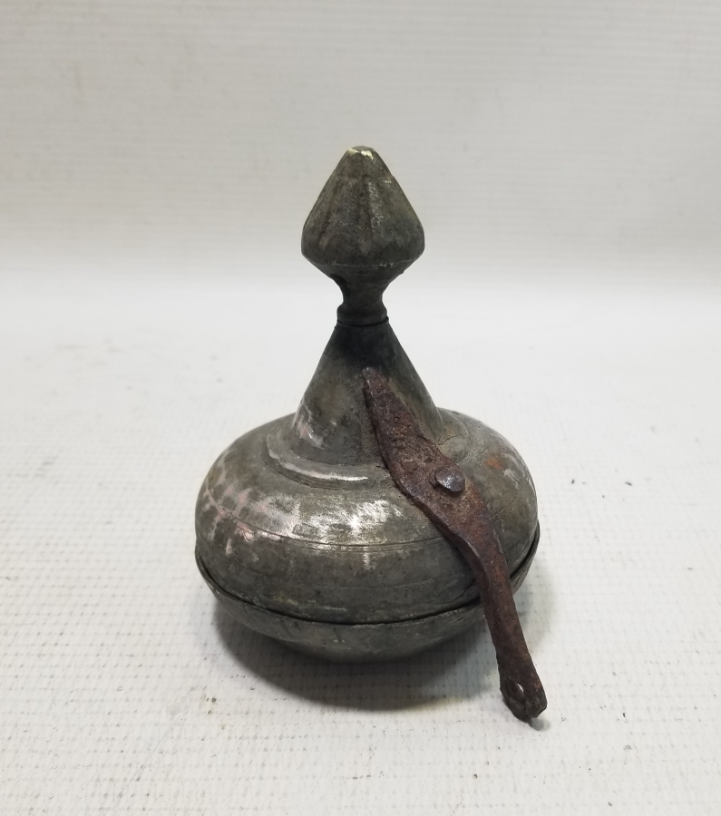 ÜST KISMI KUBBELİ FORMDA OSMANLI DÖNEMİ İBRİK KAPAĞI