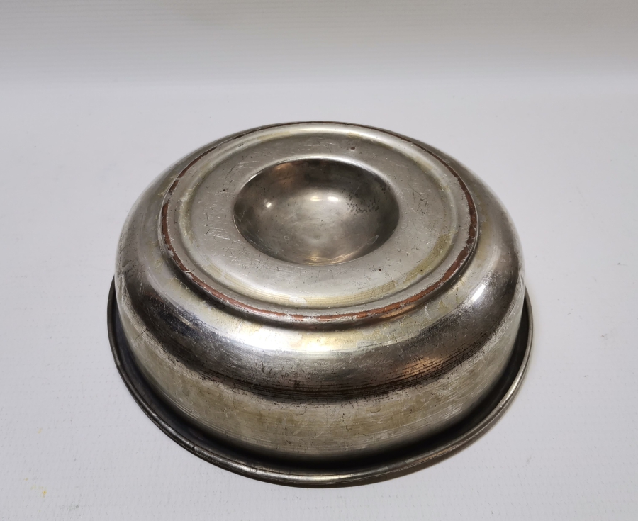 ÜZERİ KALEM VE KABARTMA İŞÇİLİKLİ ANTİKA HAMAMTASI