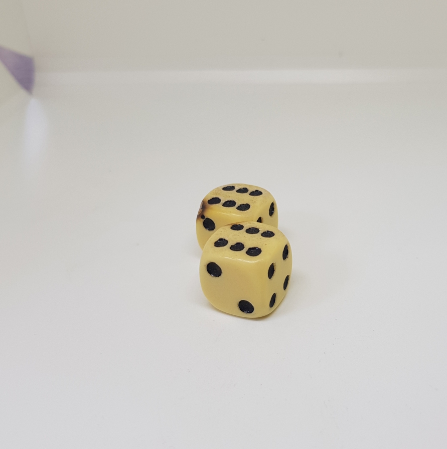 ANTİKA KATALİN ZAR