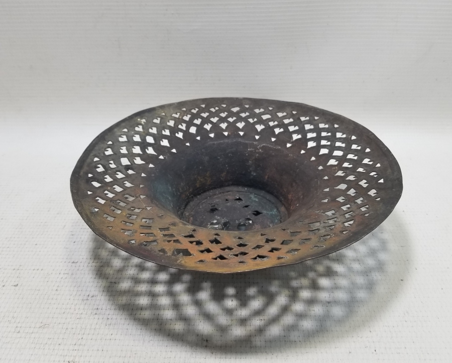 TESTERE İŞÇİLİKLİ NADİR FORMDA OSMANLI DÖNEMİ İBRİK LENGERİ SÜZGECİ