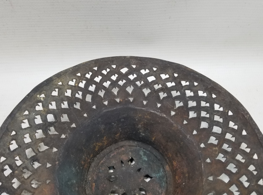 TESTERE İŞÇİLİKLİ NADİR FORMDA OSMANLI DÖNEMİ İBRİK LENGERİ SÜZGECİ