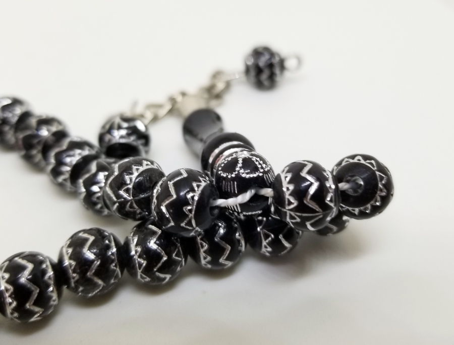 ÜZERİ GÜMÜŞ VERMEYLİ PLASTİK TESPİH