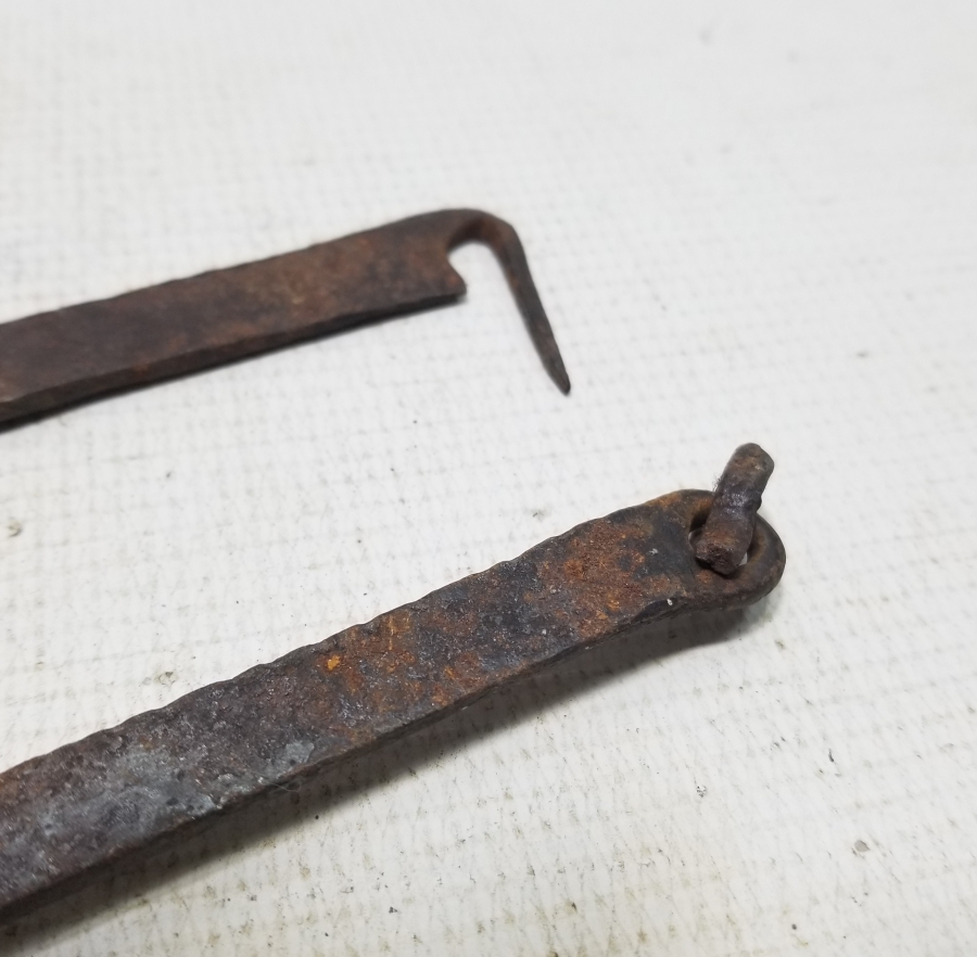 OSMANLI DÖNEMİ İKİ ADET EL YAPIMI KAPI ARKASI KİLİDİ